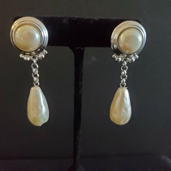 Vintage Designer Signed LC Liz Claiborne Faux Pearl Dangle Pierced Earrings - Picture 1 of 4